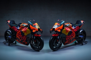 374214_KTM RC16_Brad Binder_33_Miguel Oliveira_88_Red Bull KTM Factory Racing_MotoGP_Team Presentation_2021